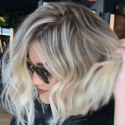 Platinum shoulder short hair